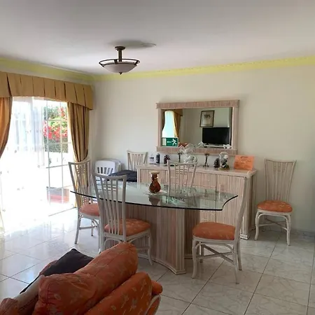 Lägenhet El Mdano With Breathtaking Pool Views