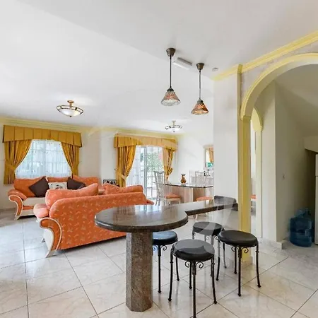 El Mdano With Breathtaking Pool Views